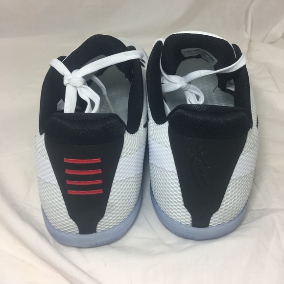 Nike Kobe XI 11 Elite Low TB Promo Basketball Shoe - Picture 4 of 7